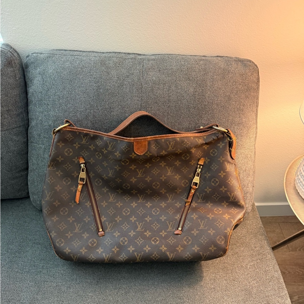Authentic Louis Vuitton Brown Monogram Shoulder Bag - Picture 3 of 16